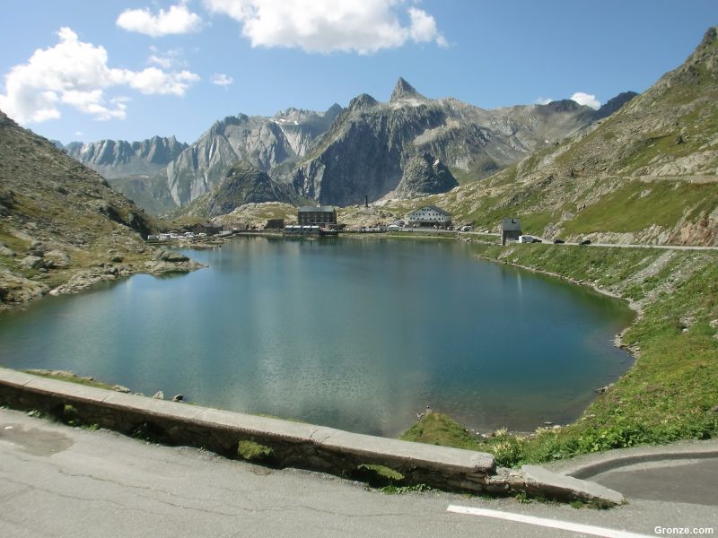 Lago del Col du Grand-Saint-Bernard Lago del Col du Grand-Saint-Bernard