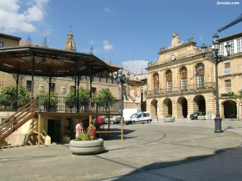 Plaza de la Paz y Ayuntamiento de Haro