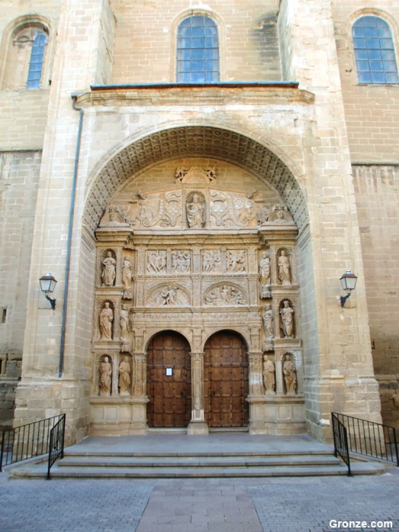 Portada de la iglesia de Santo Tomás, Haro