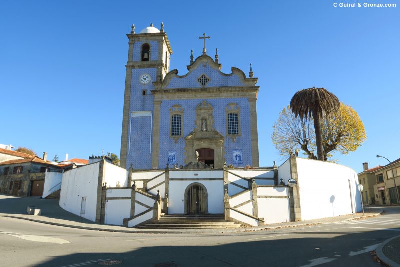 Iglesia barroca en Arrifana