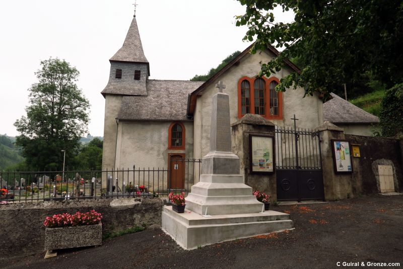 Iglesia del pequeño pueblo de Soulagnets