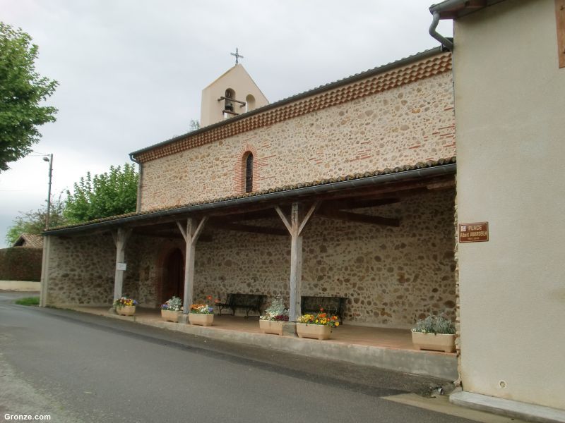 Iglesia de Saint-Victor-Rouzaud