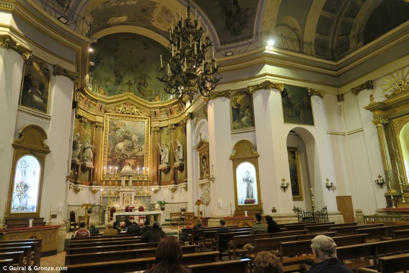 Interior de la iglesia de Santiago, Madrid