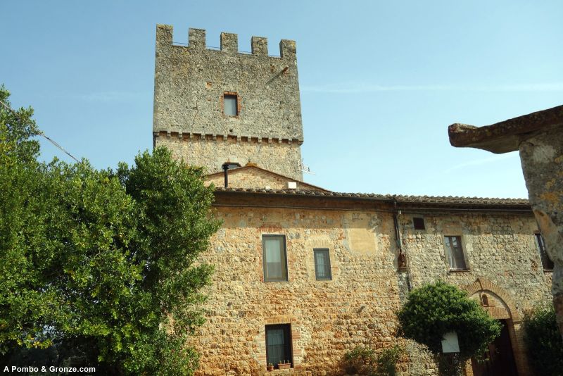 Torre medieval, La Villa