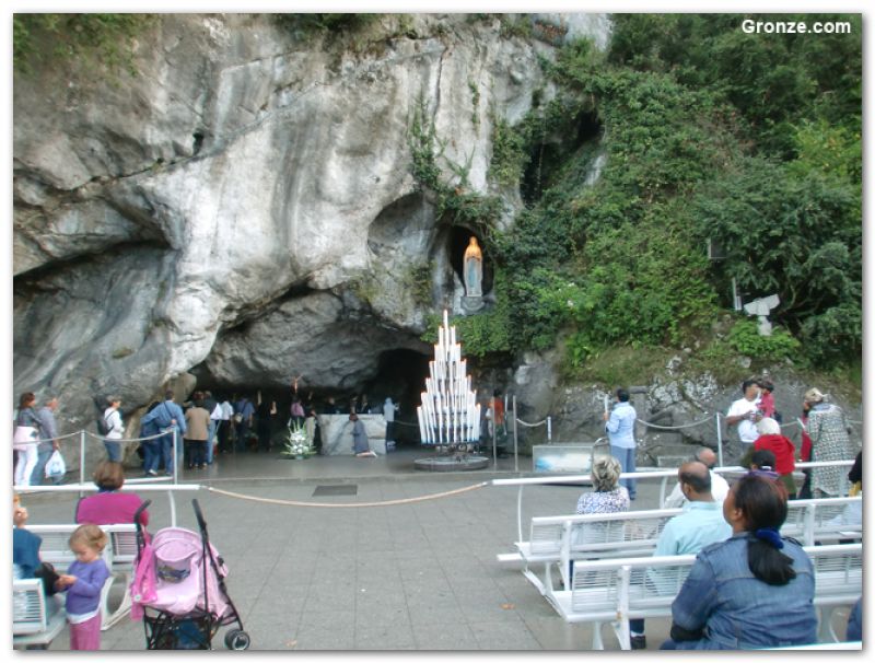 Gruta de Massabielle o de las Revelaciones, Lourdes Gruta de Massabielle o de las Revelaciones, Lourdes