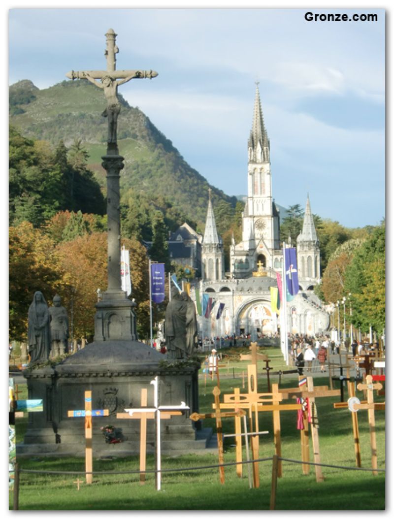 El Santuario de Lourdes El Santuario de Lourdes
