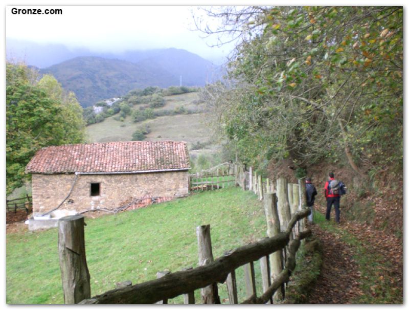 De camino a Pola de Lena