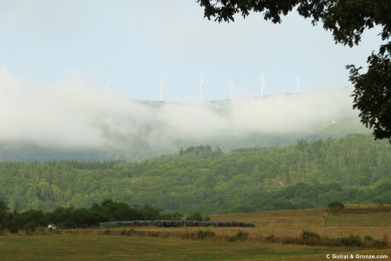 Niebla en la sierra do Faro, vista desde Penasillás