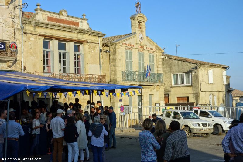 Casco antiguo durante una celebración taurina, Gallargues-le-Montueux