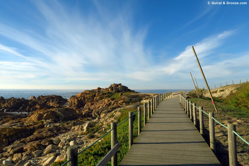 Pasarelas de madera en Praia Azul, Leça da Palmeira