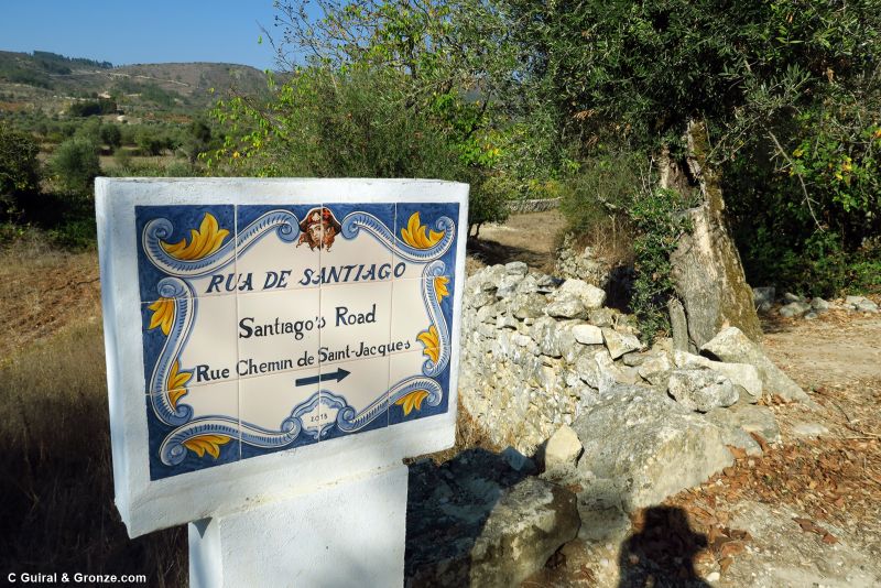 Rua de Santiago a la entrada de Zambujal