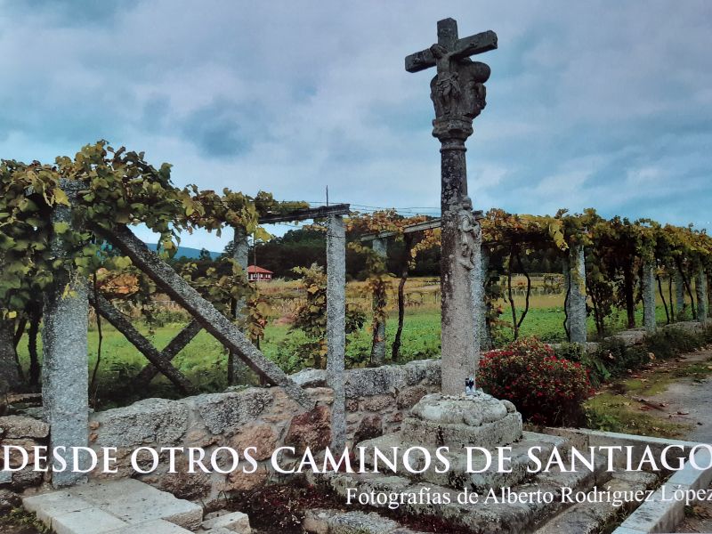 Portada del libro Desde otros Caminos de Santiago (Autor: Alberto Rodríguez López)