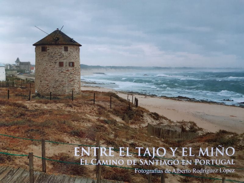 Portada del libro Entre el Tajo y el Miño (Autor: Alberto Rodríguez López)