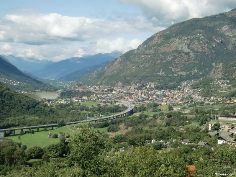 Vista de Châtillon a la salida de Saint-Vincent