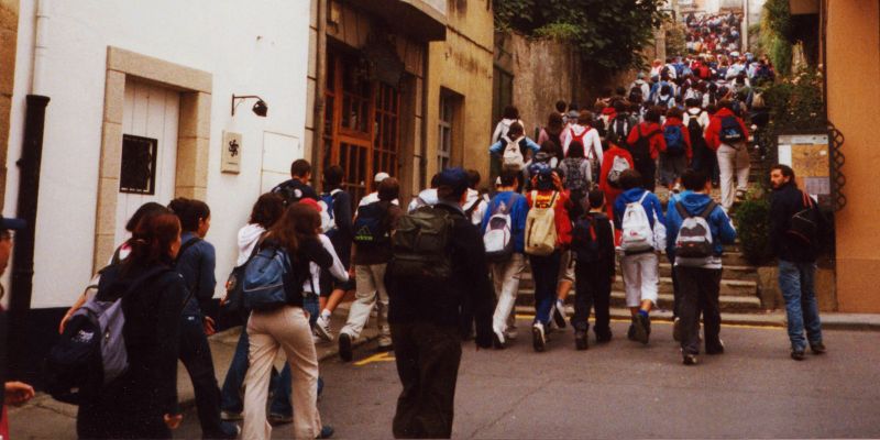 Peregrinos y turistas en Sarria