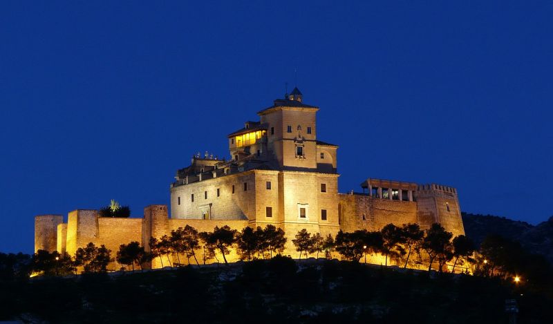 Santuario de la Vera, Caravaca de la Cruz (Fuente: Wikipedia, foto: aleginonso). Santuario de la Vera, Caravaca de la Cruz (Fuente: Wikipedia, foto: aleginonso).