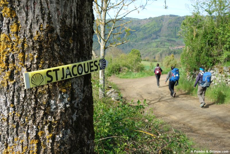 Peregrinos de camino a Monistrol-d’Allier, Camino de Le Puy