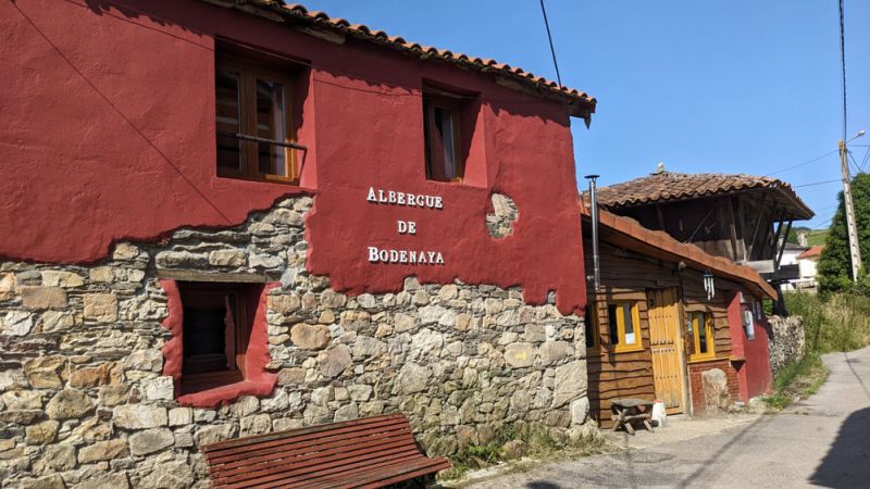 El albergue de Bodenaya, un referente en la acogida de peregrinos en el Camino Primitivo