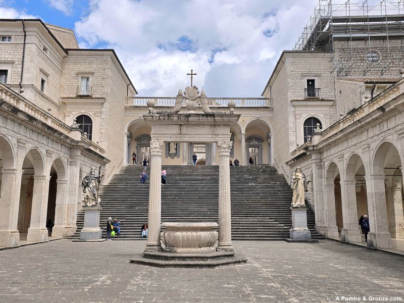 La abadía de Montecassino, final del itinerario. La abadía de Montecassino, final del itinerario.