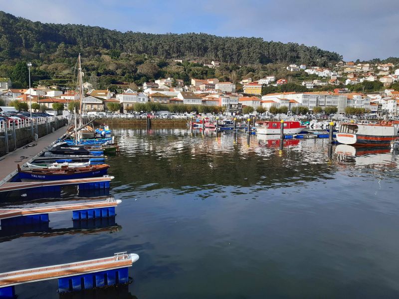 Puerto de Muros, partida de la ruta. Puerto de Muros, partida de la ruta.