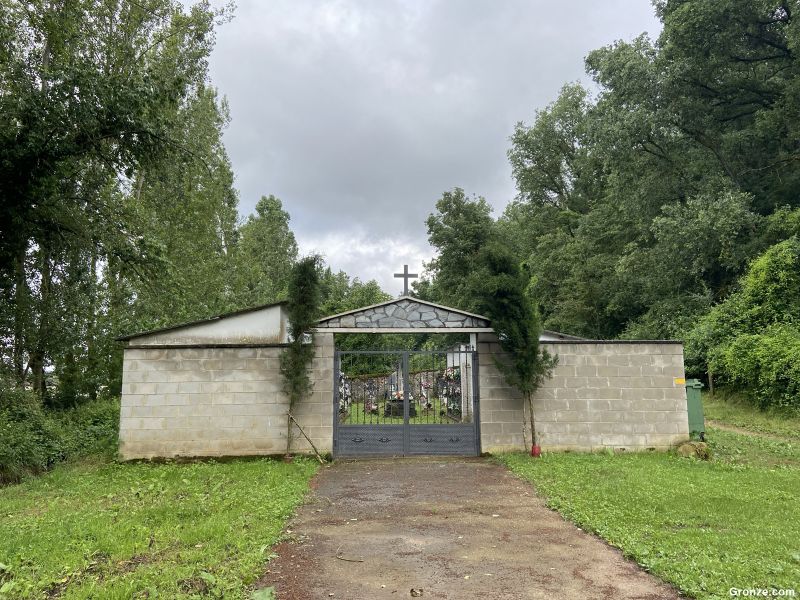 Cementerio a la salida de Modino