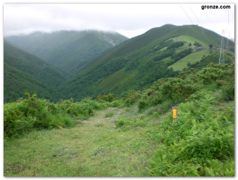 Espectacular paisaje de camino a Montefurado (a la derecha)
