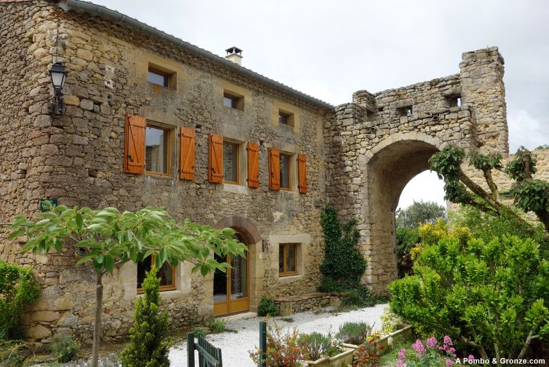 Puerta medieval, Montferrand
