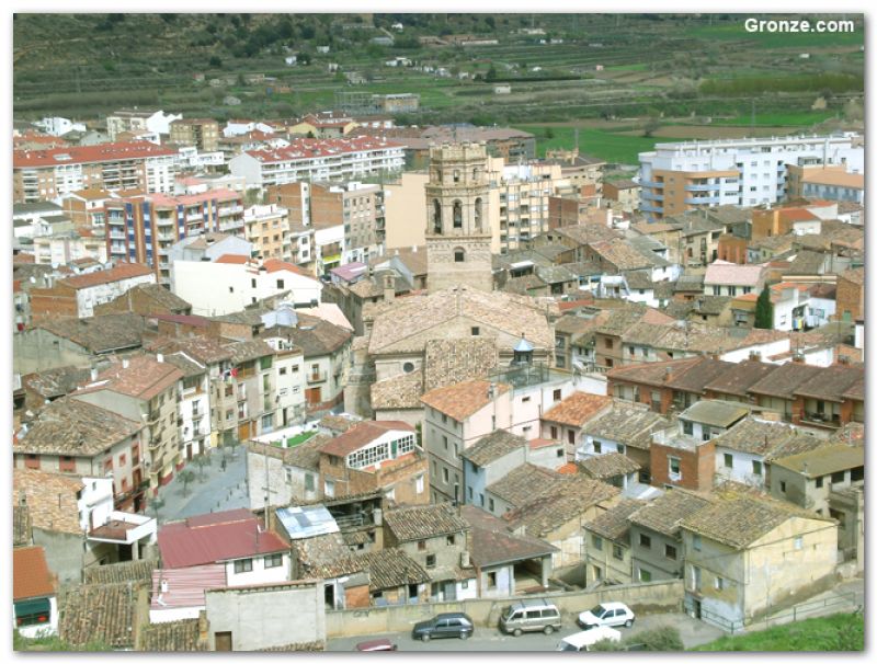 La catedral de Monzón, desde el castillo