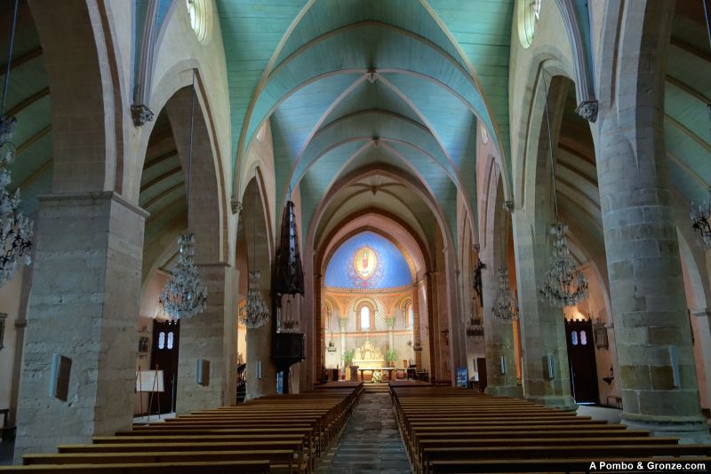 Interior de la iglesia de Sainte-Foy, Morlaàs