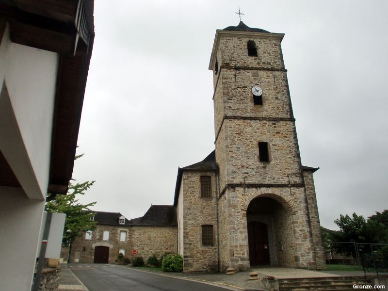 Torre de la iglesia de Moumour