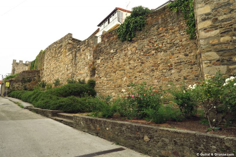 Murallas del antiguo burgo de Monforte de Lemos Murallas del antiguo burgo de Monforte de Lemos