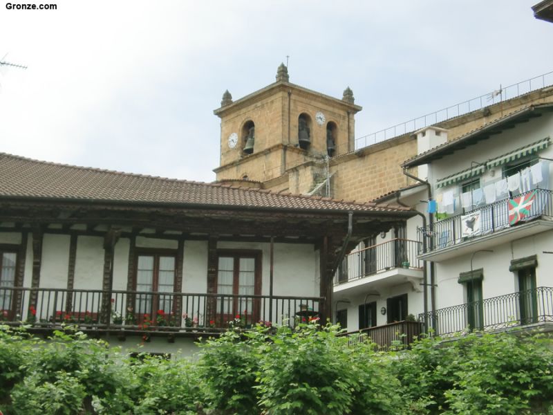 Campanario de la iglesia de San Esteban de Lartaun, Elizalde Campanario de la iglesia de San Esteban de Lartaun, Elizalde