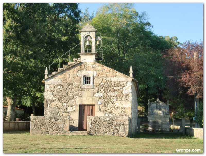 Ermita de Santiago, Outeiro