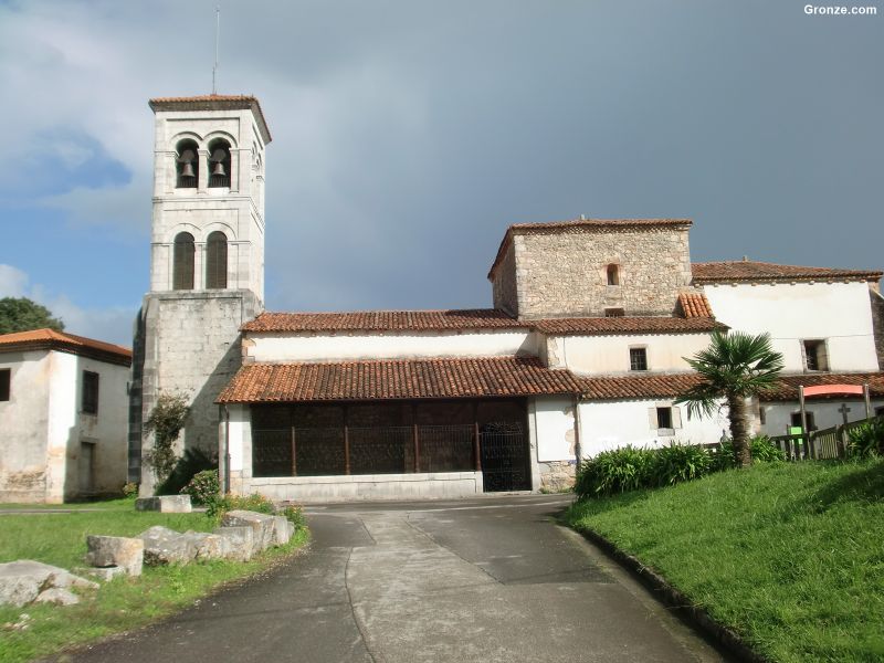 Iglesia de San Acisclo, Pendueles