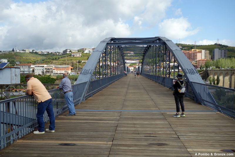 Puente de hierro, Peso da Régua