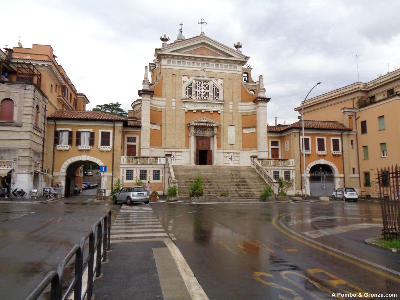 Piazza Sempione e iglesia dei Santi Angeli Custodi, Monte Sacro Piazza Sempione e iglesia dei Santi Angeli Custodi, Monte Sacro