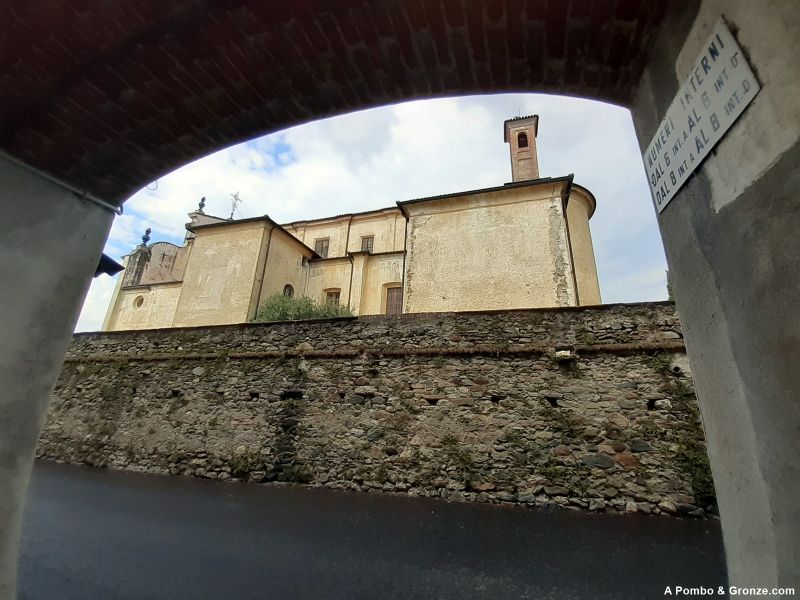Iglesia de los santos Pietro e Lorenzo, Piverone Iglesia de los santos Pietro e Lorenzo, Piverone
