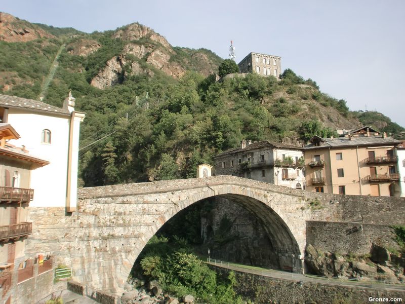 Puente de Pont-Saint-Martin Puente de Pont-Saint-Martin