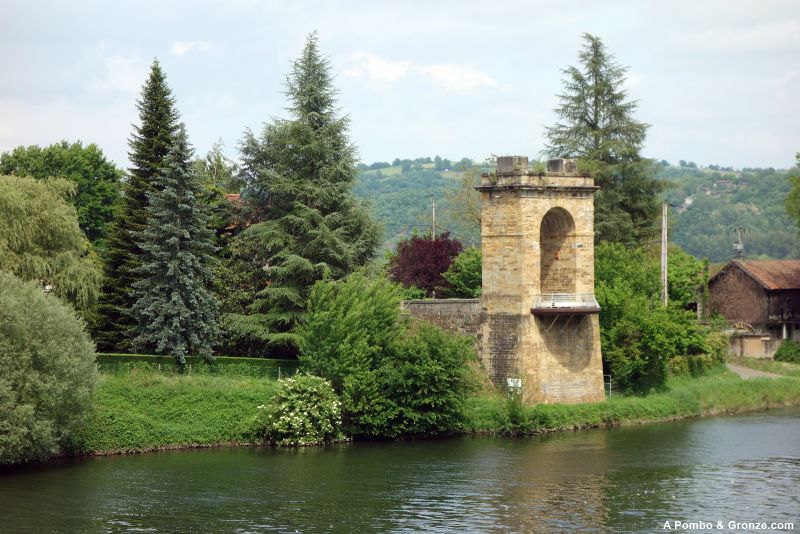 Pont Vieux y río Lot, Livinhac-le-Haut