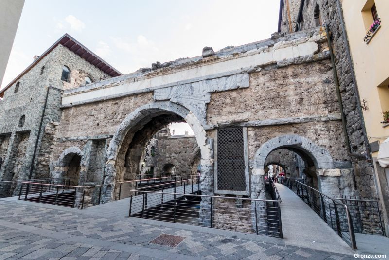 Porta Pretoria, Aosta Porta Pretoria, Aosta