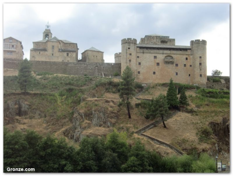 Iglesia y castillo, Puebla de Sanabria Iglesia y castillo, Puebla de Sanabria