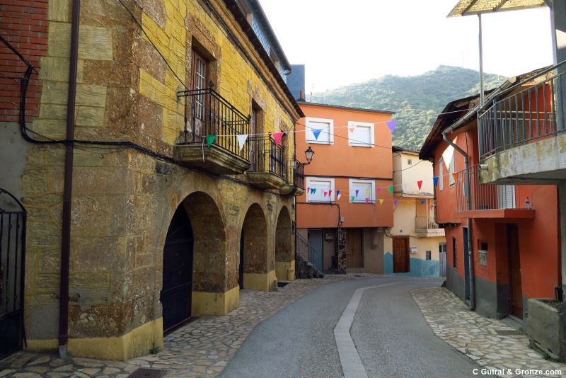 El Camino Real a su paso por Puente de Domingo Flórez