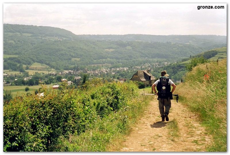 Bajando a Saint Côme d'Olt Bajando a Saint Côme d'Olt