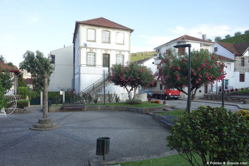 Praça do Pelourinho, Santa Marta de Penaguiâo