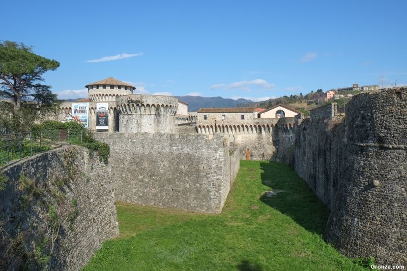 Fortezza di Sarzanello Fortezza di Sarzanello