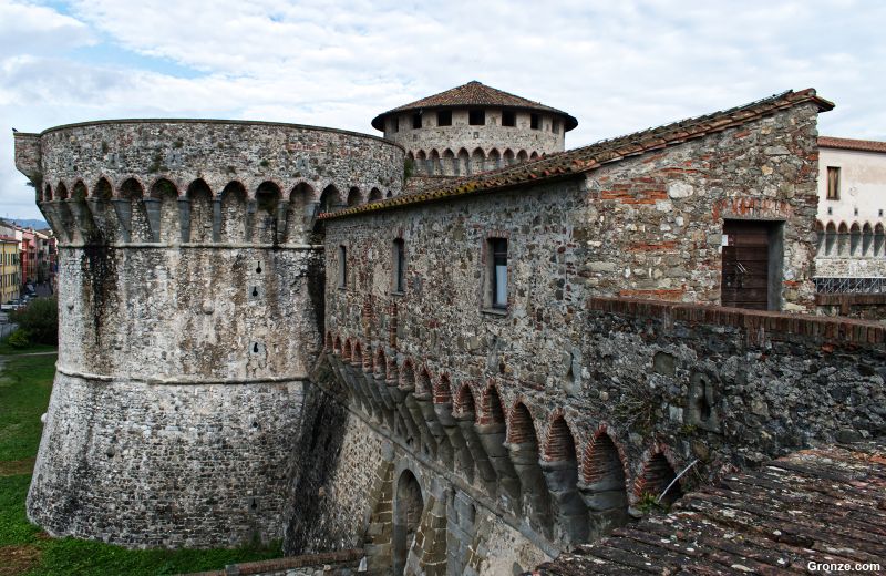 Fortezza di Sarzanello Fortezza di Sarzanello
