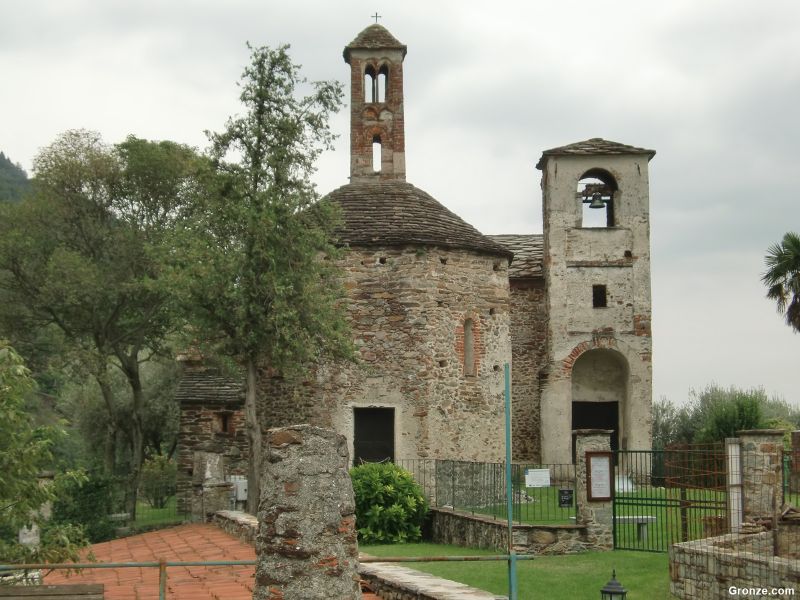 Battistero di San Giovanni e Pieve di San Lorenzo, Settimo Vittone Battistero di San Giovanni e Pieve di San Lorenzo, Settimo Vittone