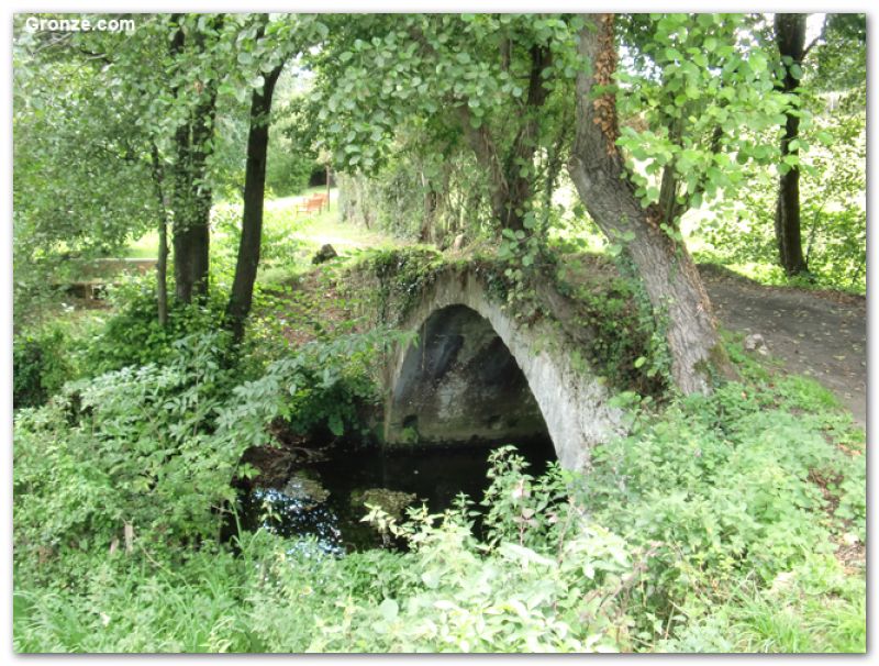 Puente medieval de Recuna, de camino a Pola de Siero