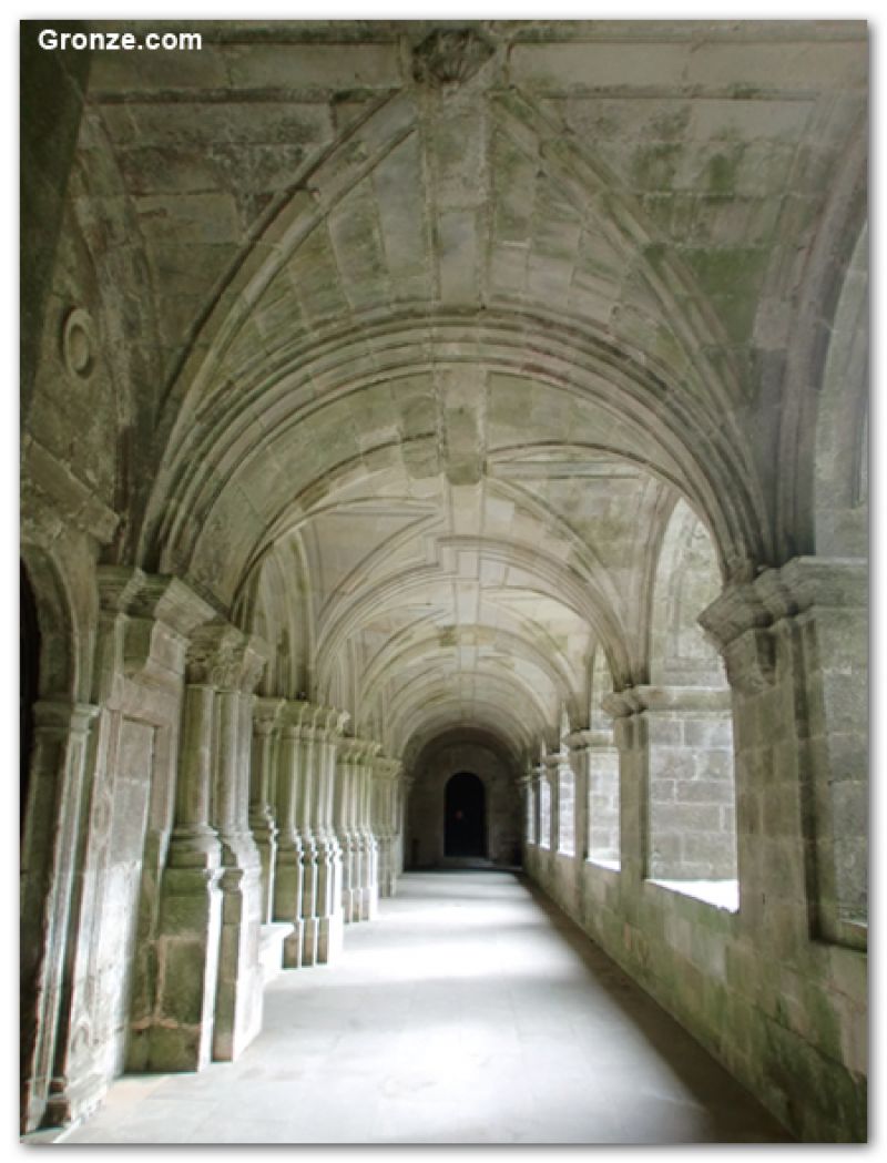 Claustro de los Medallones, Sobrado dos Monxes Claustro de los Medallones, Sobrado dos Monxes