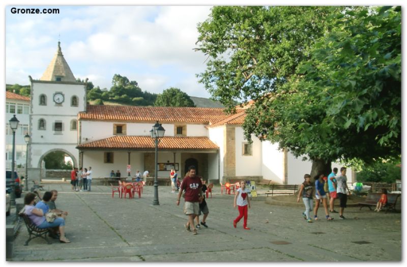 Iglesia de Santa María, Soto de Luiña Iglesia de Santa María, Soto de Luiña